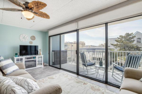 Ocean City Condo with Balcony - Walk to Beach!